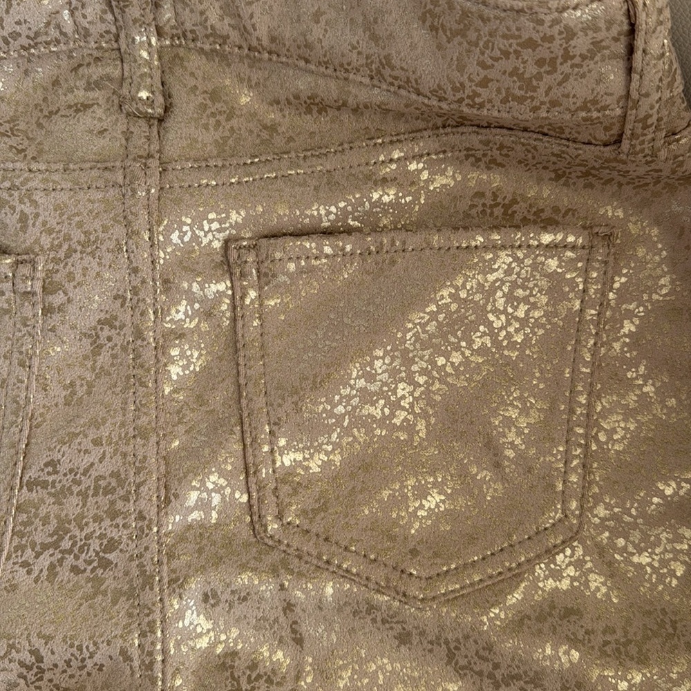 NWT Time And Tru women’s Metallic Printed Mid-Rise Slim Fit Pant. Size 4. Gold. - Picture 4 of 6